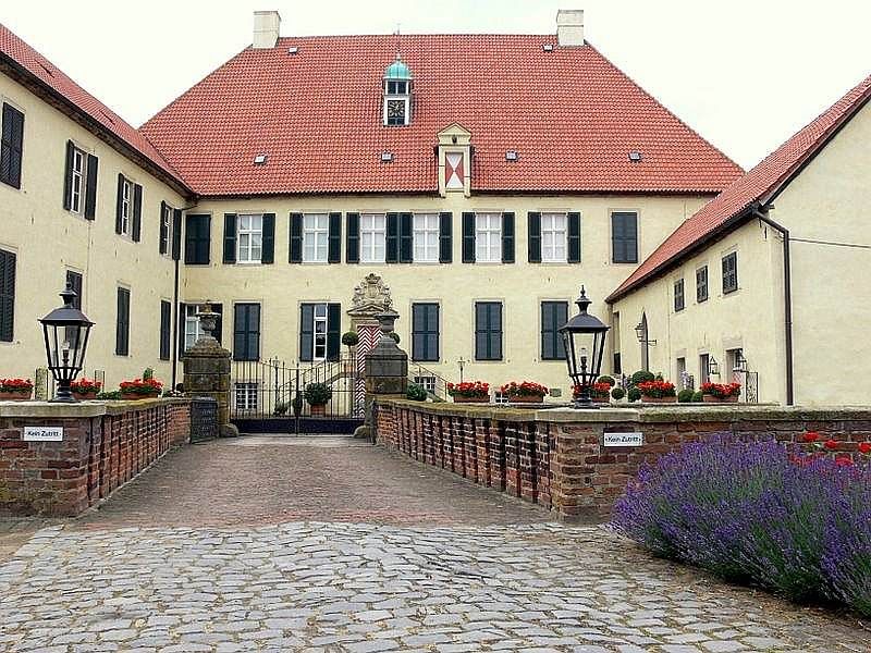 Schloss Vornholz vom Innenhof